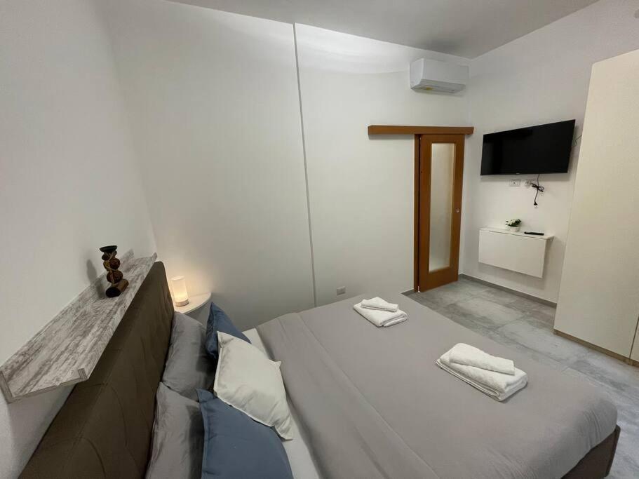 Апартаменты Tiny House - 15 Minutes To Duomo Милан Экстерьер фото